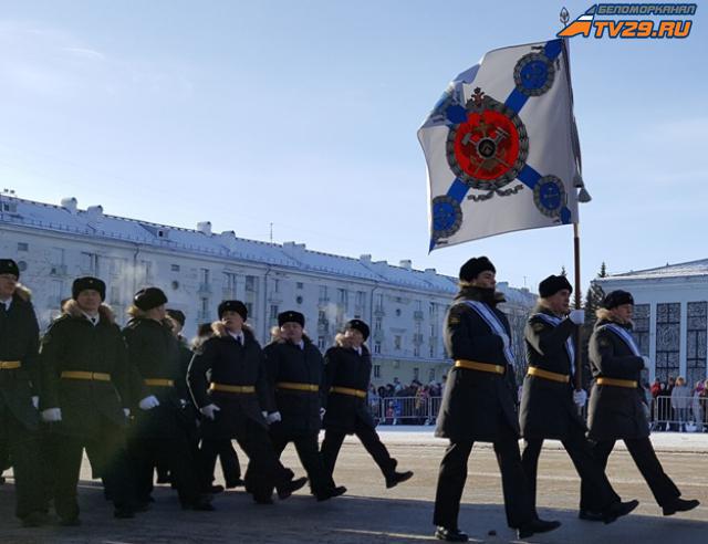 Столетие Красной Армии в Северодвинске отметили большим и суровым военным парадом