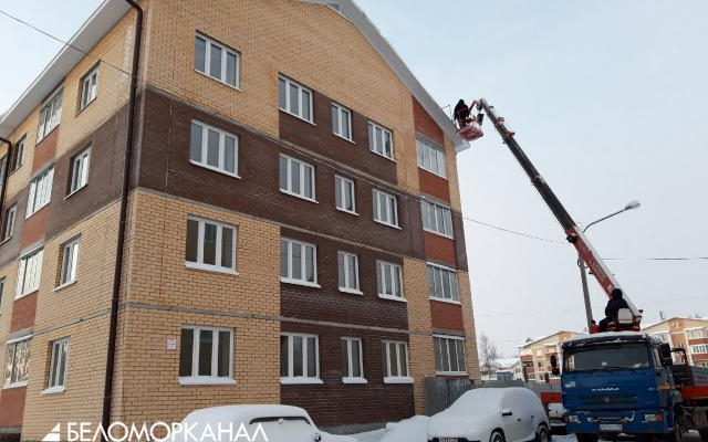 Губернатор Цыбульский недоволен работой подрядчика, строившего дом по программе переселения в Северодвинске