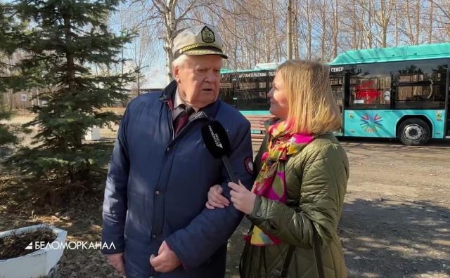 В Северодвинске ветераны «Звёздочки» прокатились на автобусе по «Маршруту Победы»