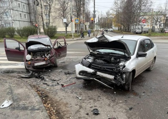 В Северодвинске в ДТП на Южной пострадали два человека
